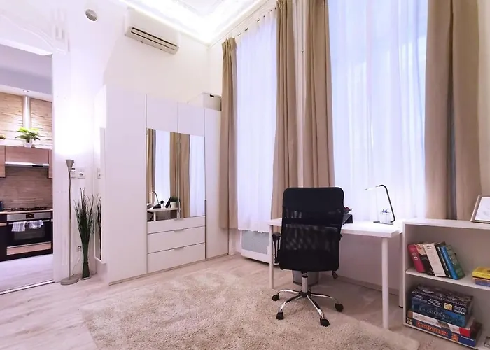 Central, New Cosy, Quiet *
